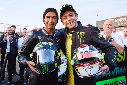 Valentino Rossi Mempertimbangkan Pensiun Tahun Depan